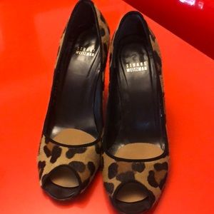 I wear two different sizes— these are left: 7M Right: 8.5 M…are you a match?